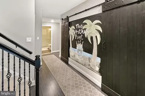 Entry Way - 19600 Lewis Orchard Ln, Poolesville, MD 20837 photo 15 of 16