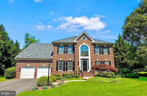 9416 Crimson Leaf Ter, Potomac, MD 20854