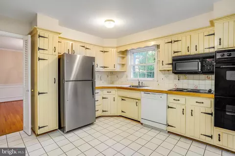 512 Highgate Ter, Silver Spring, MD 20904 photo 9