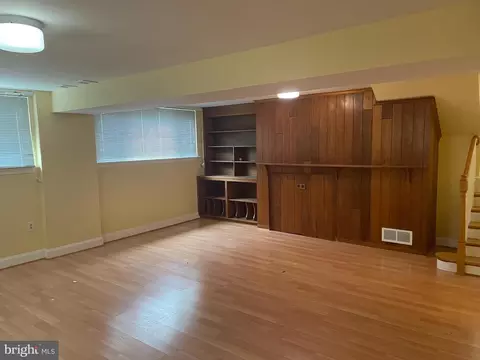 913 Northwest Dr, Silver Spring, MD 20901 photo 5