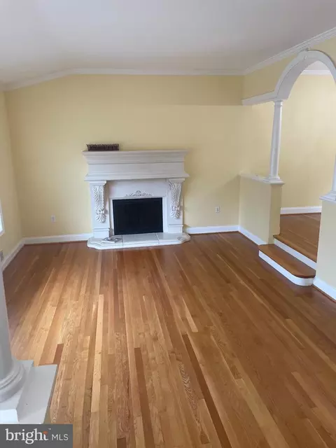 913 Northwest Dr, Silver Spring, MD 20901 photo 3