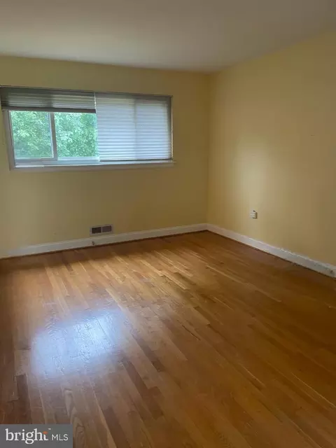 913 Northwest Dr, Silver Spring, MD 20901 photo 8
