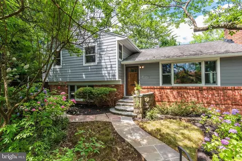 6408 Stratford Rd, Chevy Chase, MD 20815