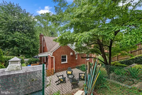 Exterior - 403 Williamsburg Dr, Silver Spring, MD 20901 photo 4 of 7