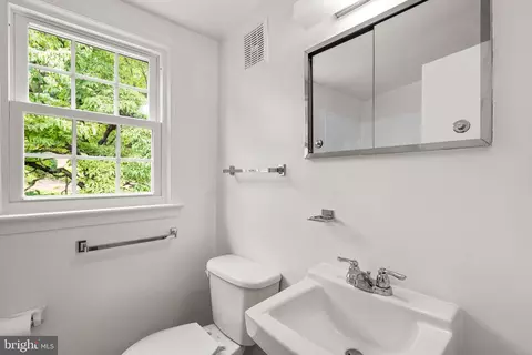 Bath - 403 Williamsburg Dr, Silver Spring, MD 20901 photo 3 of 4
