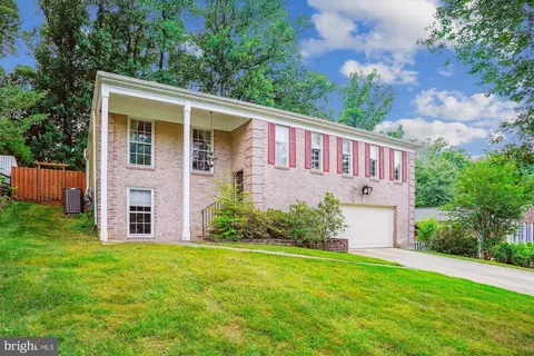 10320 Gainsborough Rd, Potomac, MD 20854