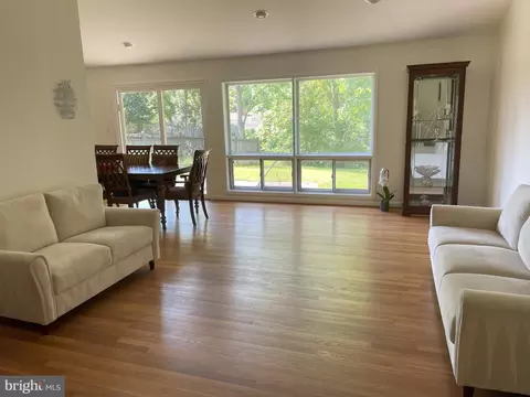 11731 Lovejoy St, Silver Spring, MD 20902 photo 2