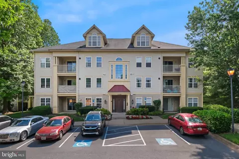 11828 Eton Manor Dr #101, Germantown, MD 20876