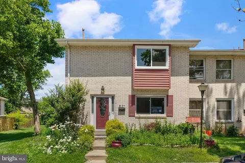 8137 Pepperwood Ln #2-D, Gaithersburg, MD 20877