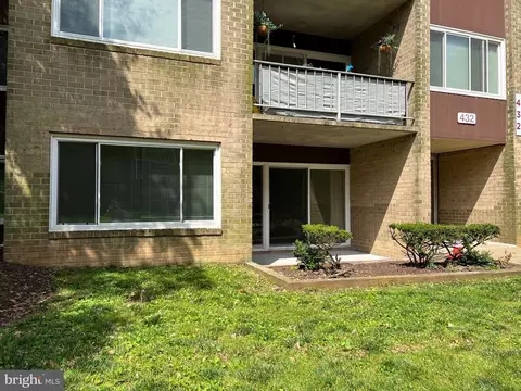 432 Girard St #205, Gaithersburg, MD 20877