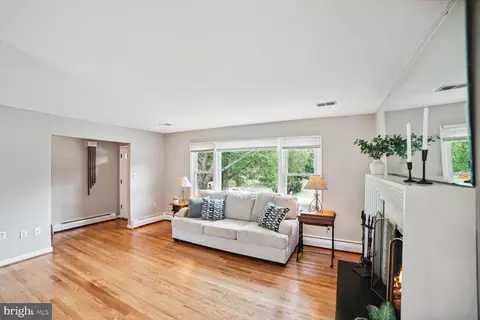 17209 Emerson Dr, Silver Spring, MD 20905 photo 7