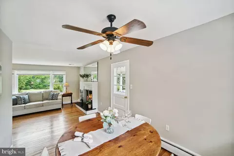 17209 Emerson Dr, Silver Spring, MD 20905 photo 9
