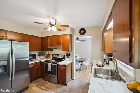 17209 Emerson Dr, Silver Spring, MD 20905 photo 11