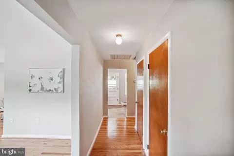 17209 Emerson Dr, Silver Spring, MD 20905 photo 4