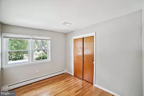 17209 Emerson Dr, Silver Spring, MD 20905 photo 18