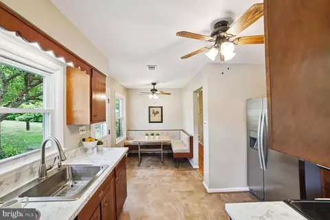 17209 Emerson Dr, Silver Spring, MD 20905 photo 10