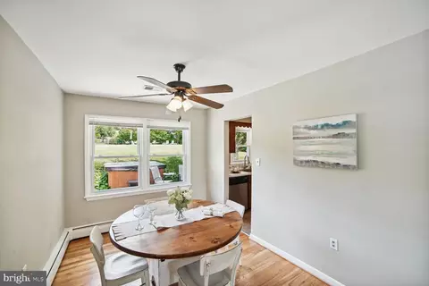 17209 Emerson Dr, Silver Spring, MD 20905 photo 8