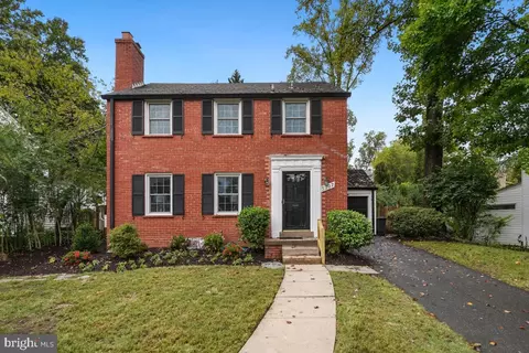 5207 Roosevelt St, Bethesda, MD 20814