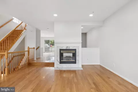 1800 Lansdowne Way, Silver Spring, MD 20910 photo 2