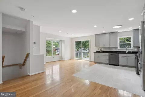 1800 Lansdowne Way, Silver Spring, MD 20910 photo 6