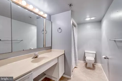 Bath - 15115 Interlachen Dr #3-714, Silver Spring, MD 20906 photo 1 of 3