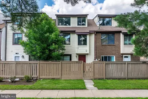 9823 Brookridge Ct, Montgomery Village, MD 20886
