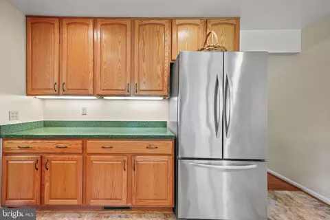 Kitchen - 204 Stonegate Dr, Silver Spring, MD 20905 photo 3 of 4