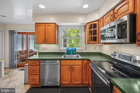 Kitchen - 204 Stonegate Dr, Silver Spring, MD 20905 photo 2 of 4
