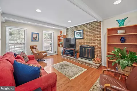 Living - 204 Stonegate Dr, Silver Spring, MD 20905 photo 1 of 3