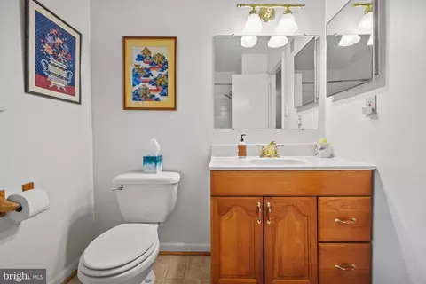 Bath - 204 Stonegate Dr, Silver Spring, MD 20905 photo 3 of 5