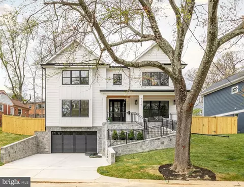 7117 W Greenvale Pkwy, Chevy Chase, MD 20815