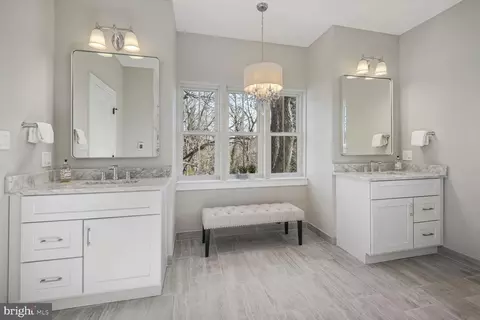 Bath - 2424 Forest Glen Rd, Silver Spring, MD 20910 photo 1 of 6