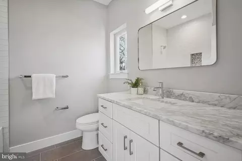 Bath - 2424 Forest Glen Rd, Silver Spring, MD 20910 photo 3 of 6