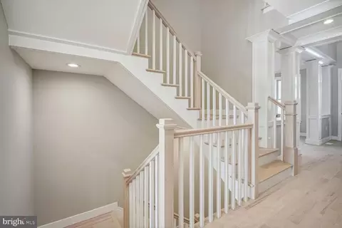 Entry Way - 2424 Forest Glen Rd, Silver Spring, MD 20910 photo 3 of 9