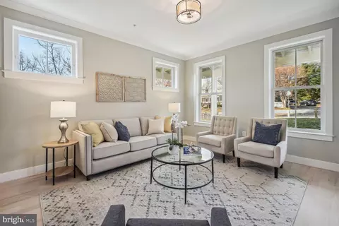 Living - 2424 Forest Glen Rd, Silver Spring, MD 20910 photo 1 of 4