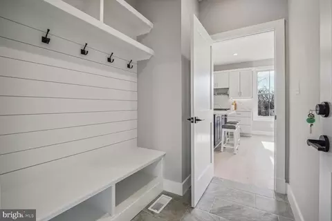 Entry Way - 2424 Forest Glen Rd, Silver Spring, MD 20910 photo 6 of 9