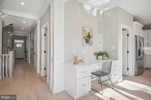 Entry Way - 2424 Forest Glen Rd, Silver Spring, MD 20910 photo 5 of 9