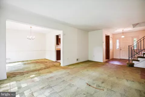 Living - 18420 Tranquil Ln, Olney, MD 20832 photo 2 of 2