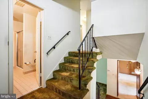 Entry Way - 18420 Tranquil Ln, Olney, MD 20832 photo 7 of 9