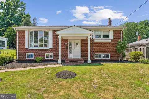 12112 Putnam Rd, Rockville, MD 20852