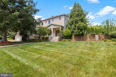 1919 Dundee Rd, Rockville, MD 20850