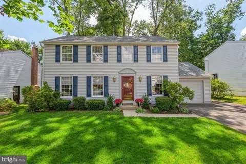 19316 Ridgecrest Dr, Germantown, MD 20874