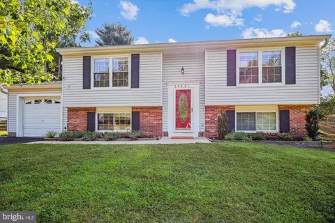 24221 Club View Dr, Gaithersburg, MD 20882