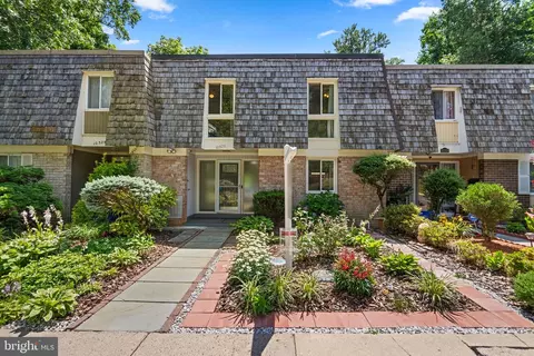 10326 Watkins Mill Dr, Montgomery Village, MD 20886