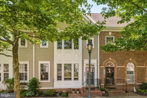 524 Lawson Way, Rockville, MD 20850