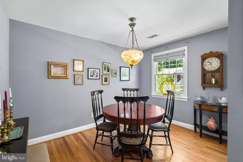 Dining - 8917 Whitney St, Silver Spring, MD 20901 photo 3 of 3