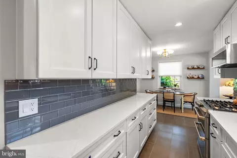 Entry Way - 8917 Whitney St, Silver Spring, MD 20901 photo 1 of 4