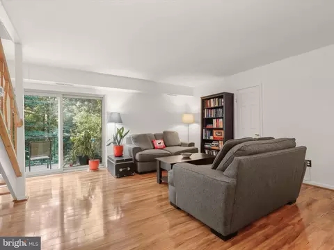 Living - 8614 Manchester Rd #7, Silver Spring, MD 20901 photo 1 of 3