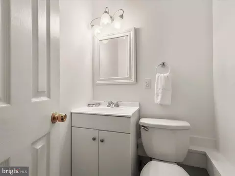 Bath - 8614 Manchester Rd #7, Silver Spring, MD 20901 photo 1 of 2
