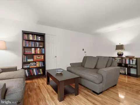 Living - 8614 Manchester Rd #7, Silver Spring, MD 20901 photo 3 of 3